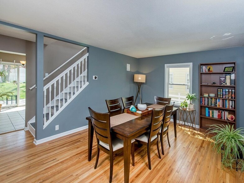 Building Photo - 3055 Utah Ave S