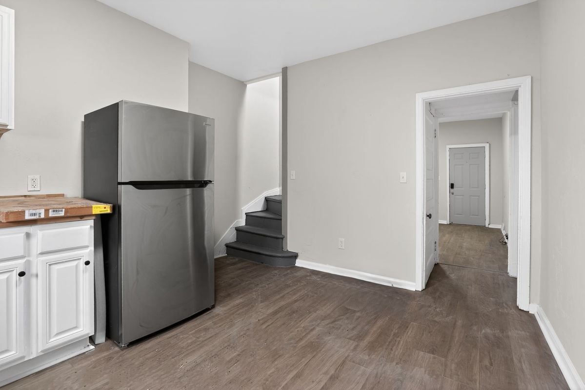 Building Photo - 553 Norman St