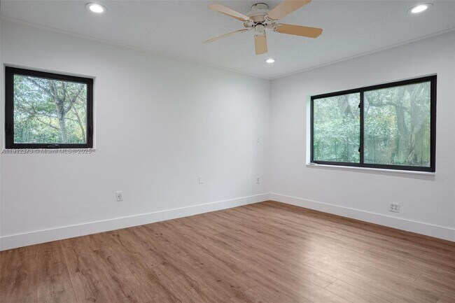 Building Photo - 6230 SW 112th St