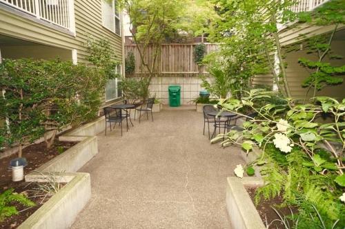 Building Photo - 1 bedroom in Seattle WA 98103