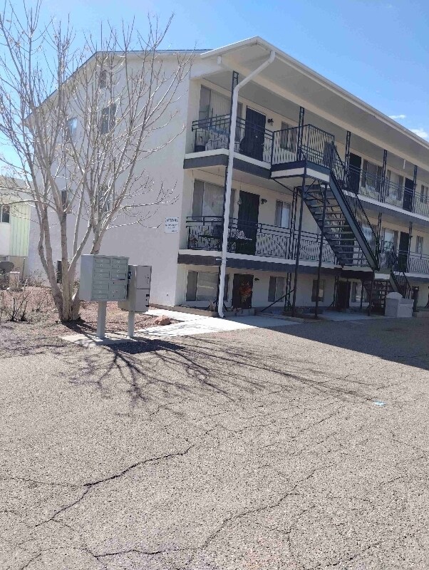 Building Photo - 1643 Moore Ave