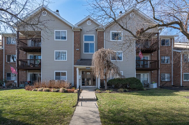 Building Photo - 1310 Hollow Run