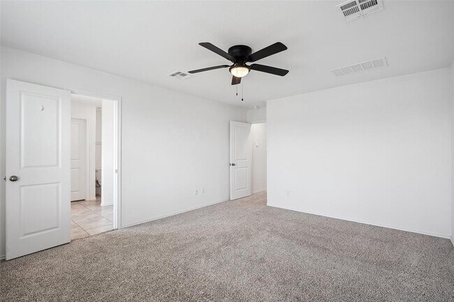 Building Photo - 105 Canley Lp