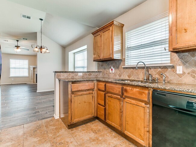 Building Photo - 3 Bed/2 Bath in Sonador of Montague Subdivision - Deer Creek Schools