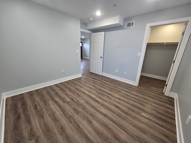 Building Photo - 3527 Percy St