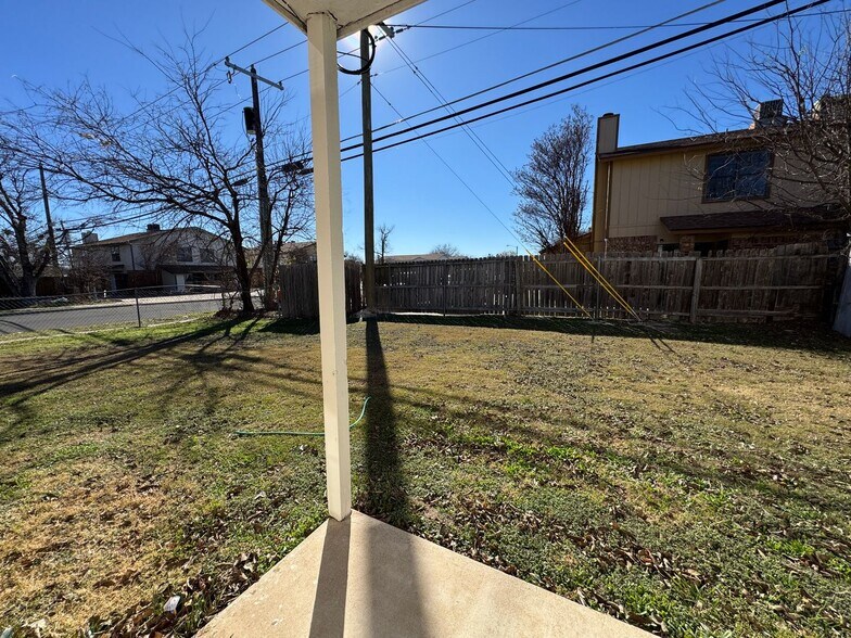 Building Photo - 3400 Cantabrian Dr