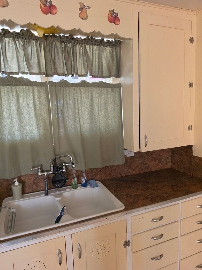 Building Photo - 3 Bedrooms 2 baths Beach House in the City of Imperial Beach!!!!!!