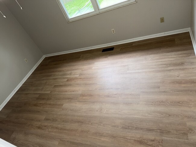 Building Photo - 1375 Firethorne Dr