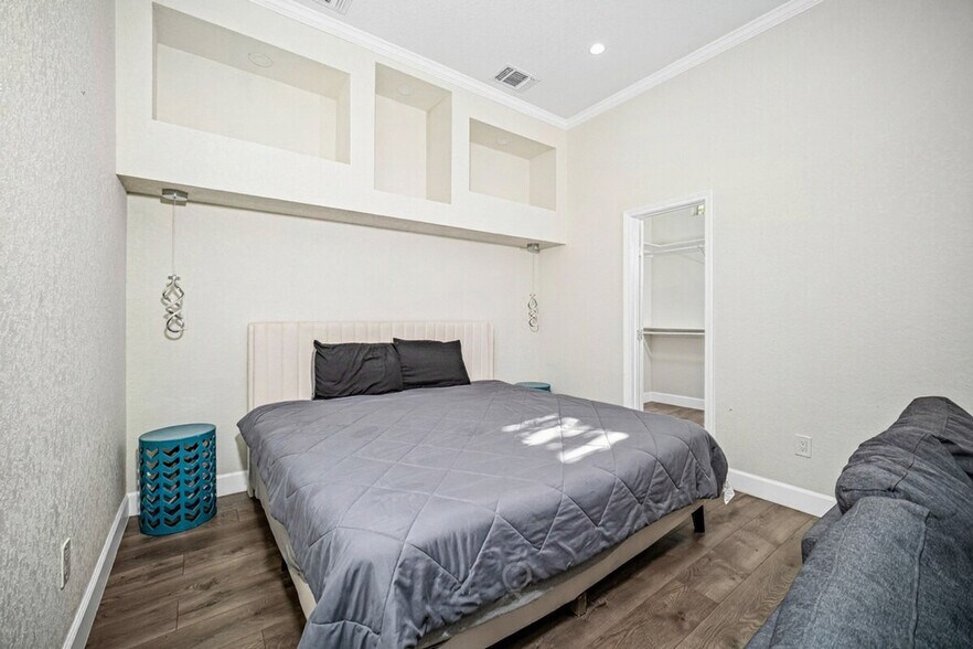 Building Photo - 219 Utah St