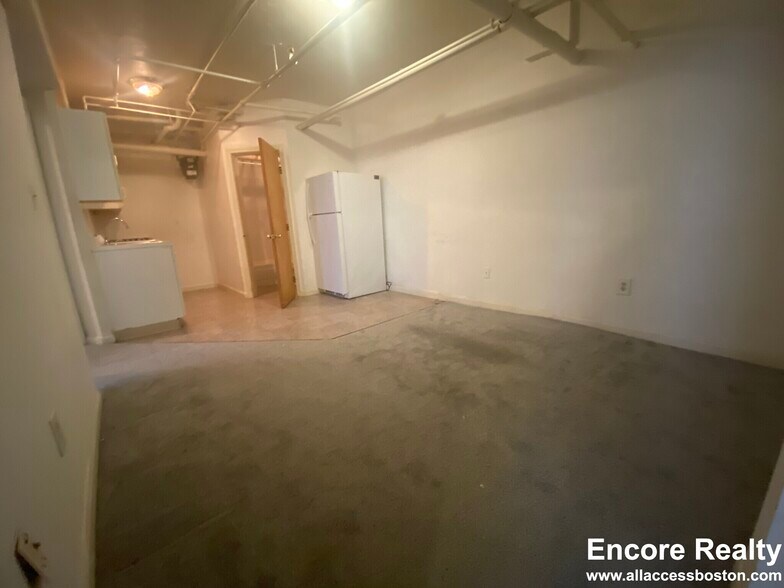 Building Photo - 19 Peterborough St