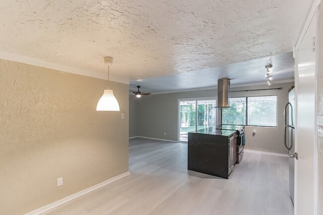 Building Photo - 3117 San Diego Dr