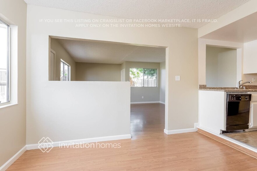 Building Photo - 1529 Sandy Ct