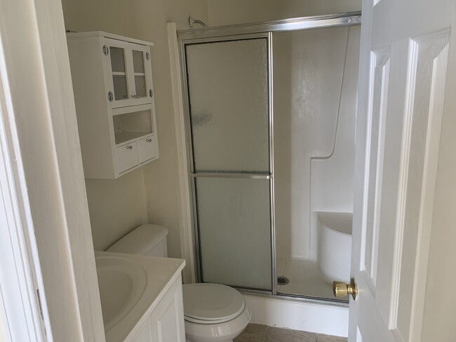 Master Bathroom - 5357 Grand Lake Cres