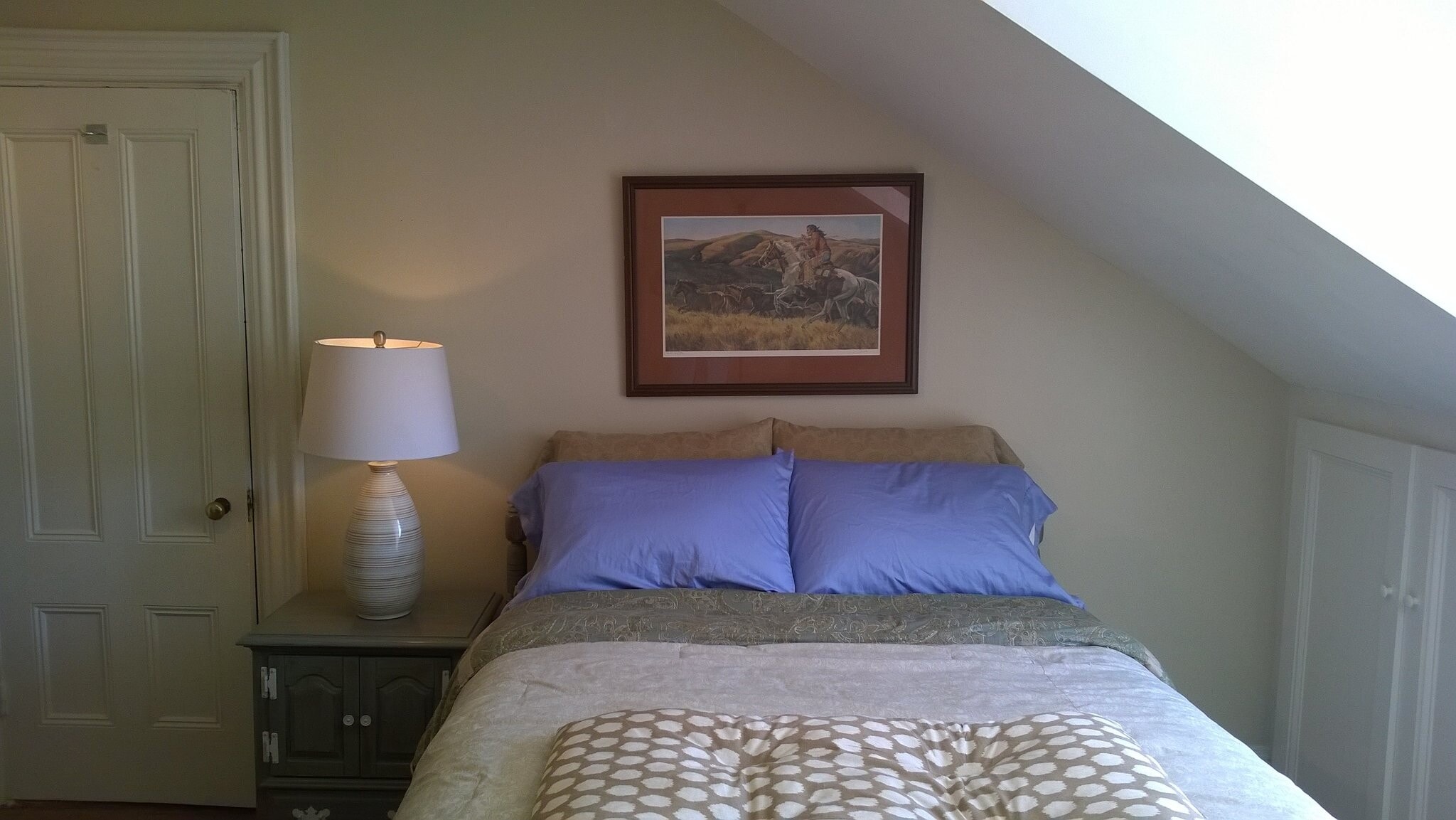 Building Photo - 1094 Woodbury Ave