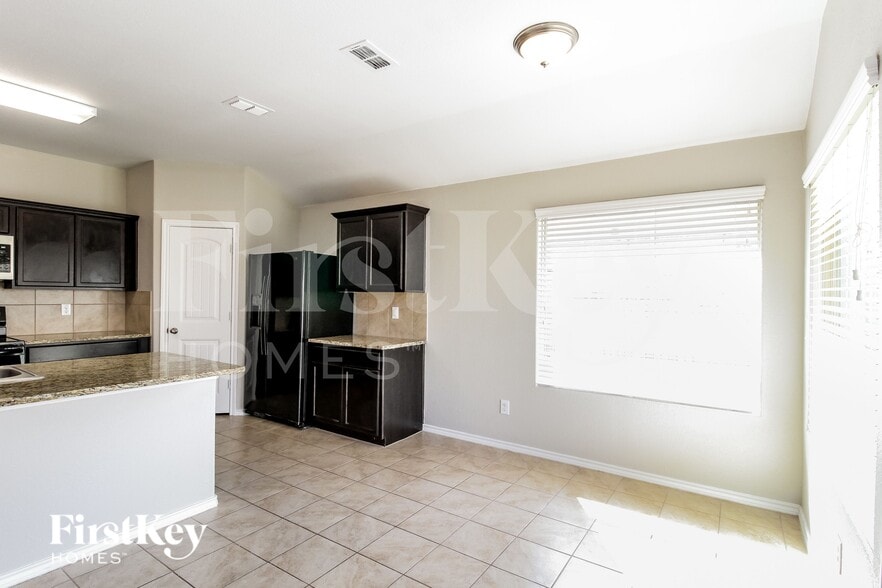 Building Photo - 303 Preakness Ln