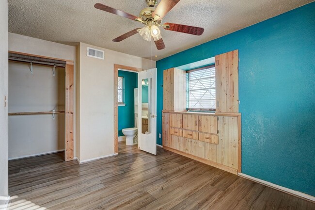 Building Photo - Charming 3 Bed 2 Bath  - Moore, OK