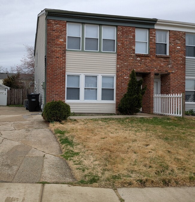 Building Photo - 22 Fomalhaut Ct