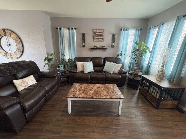 Building Photo - Beautiful 4 Bed 3 Bath in Fountain!!!