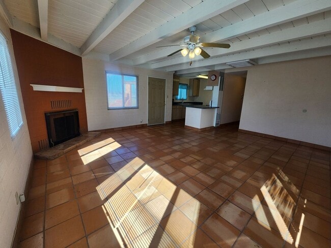 Building Photo - 73015 Siesta Dr
