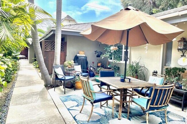 Building Photo - Beautiful Modern Belmont Shore Home