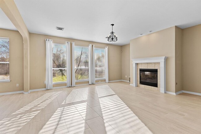 Building Photo - 8406 Lofty Ln
