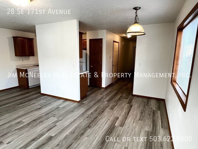 Building Photo - Nice 3 Bedroom Home