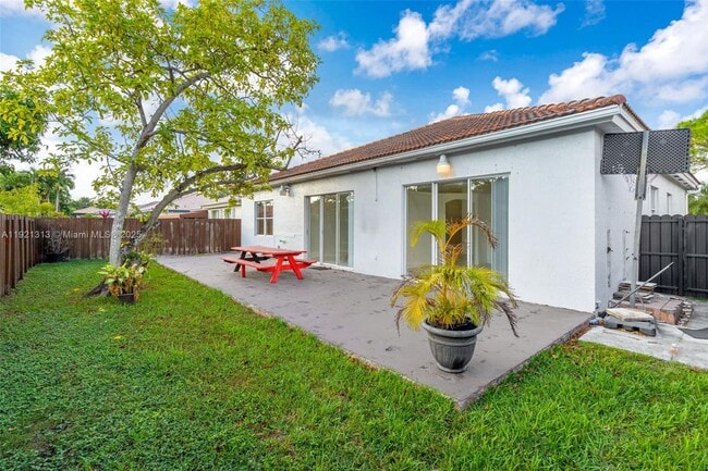 Building Photo - 8836 NW 168th Ln