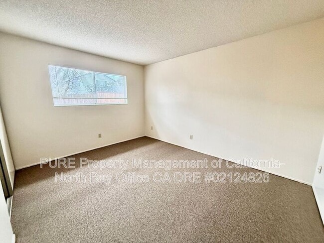 Building Photo - 804 Parent Way