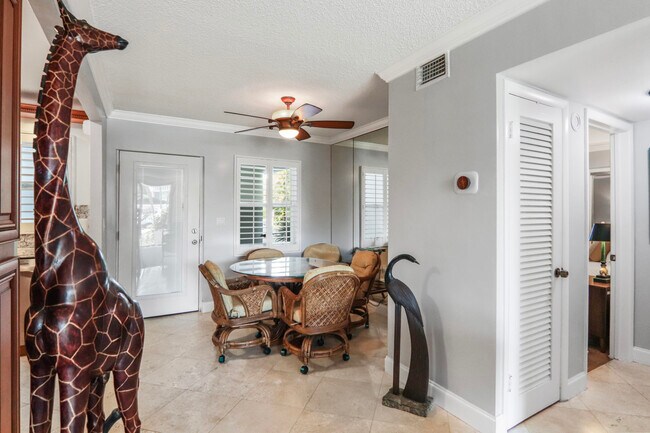 Building Photo - 139 Sunrise Ave