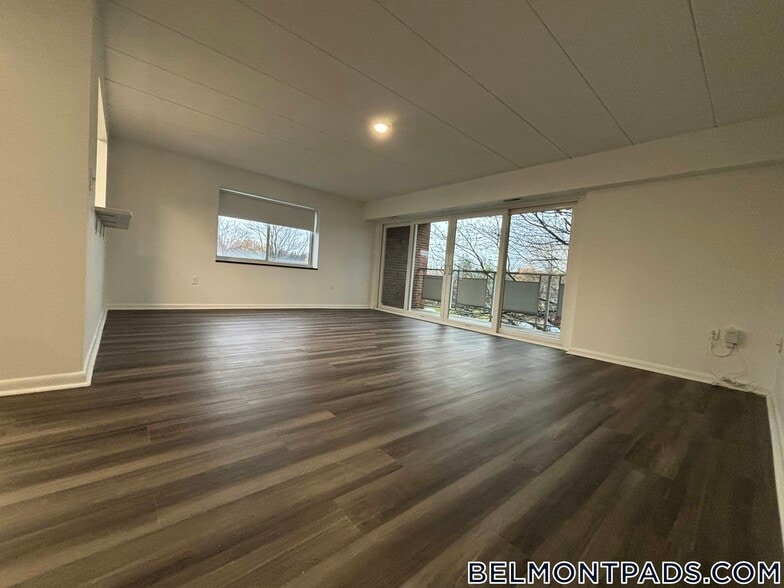 Building Photo - 51 Hill Rd