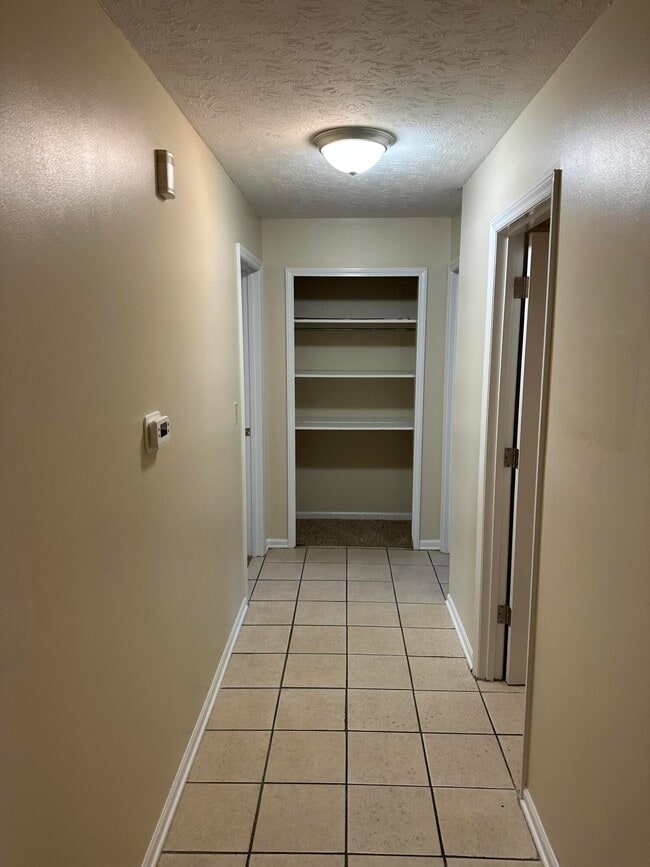 Building Photo - 415 Ridgewood Ln