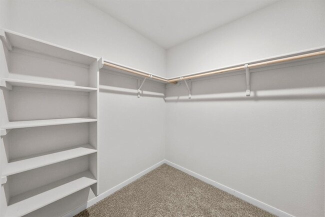 Building Photo - 320 Darwin Pl