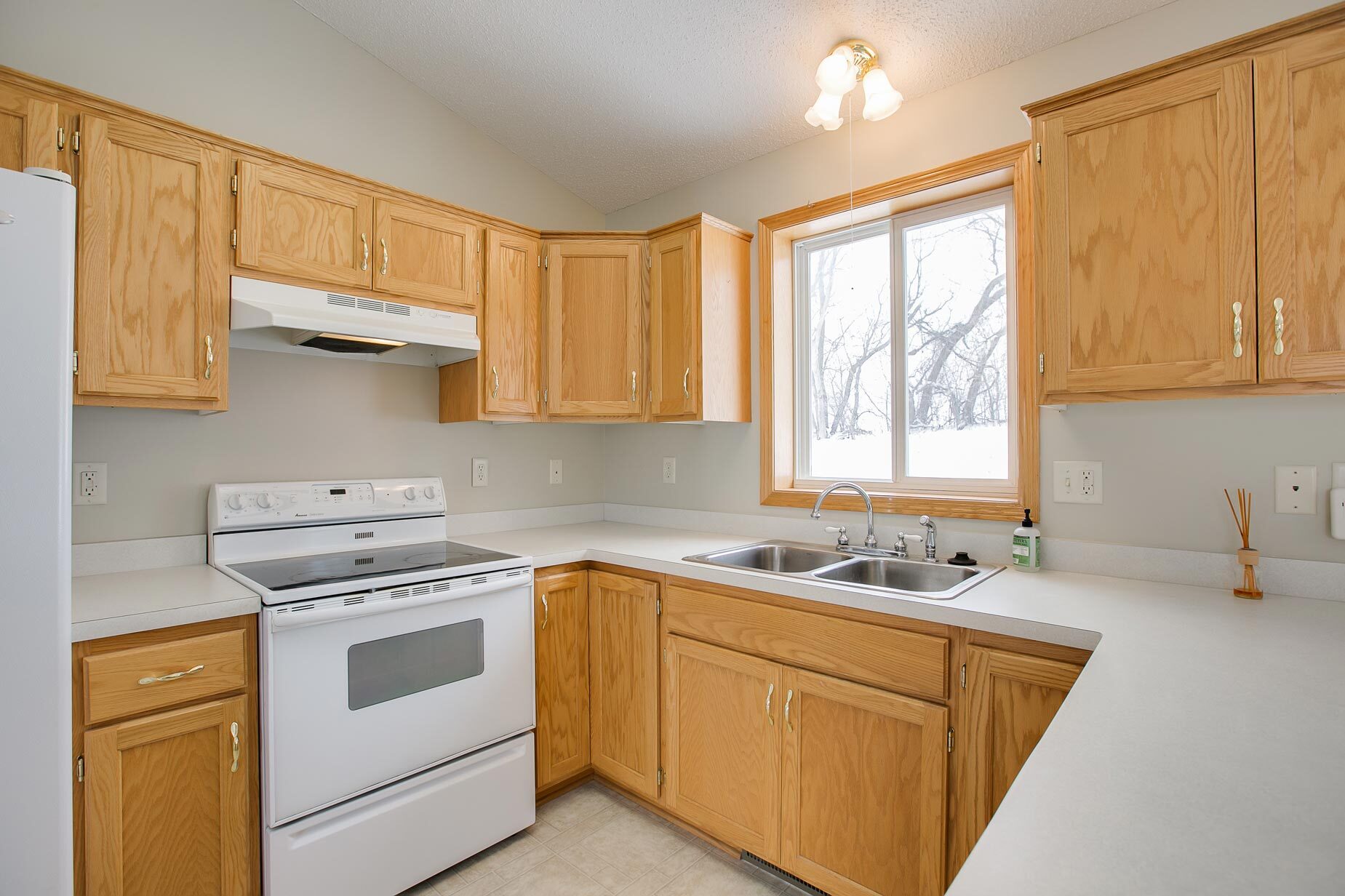 kitchen - 809 Quail Pkwy