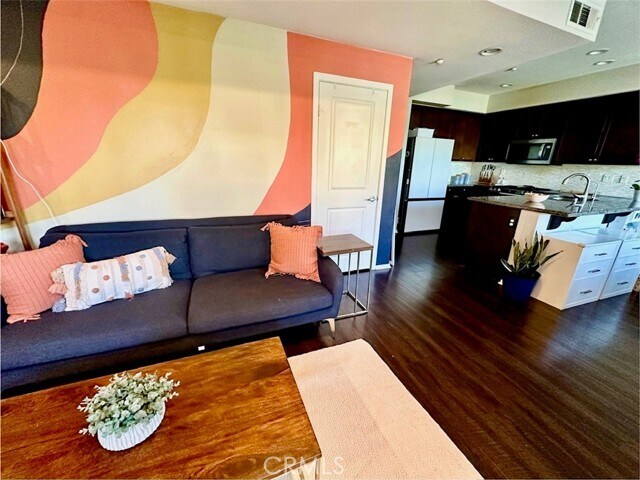 Building Photo - 5450 Strand