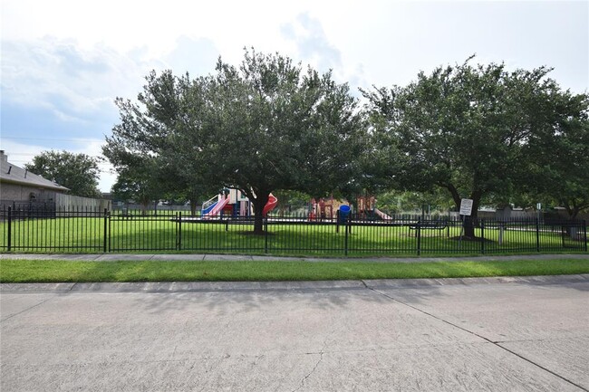 Building Photo - 3015 Glencullen Ln