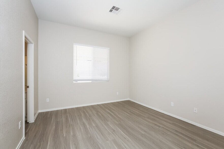 Building Photo - 2114 Heritage Ridge Ave