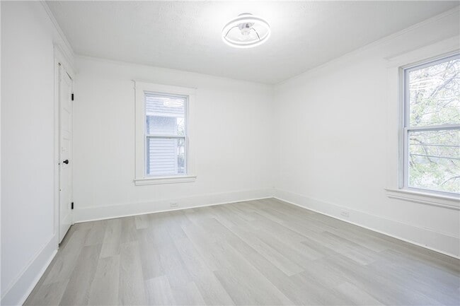 Building Photo - 35 Lawton St