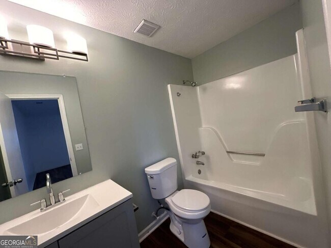 Building Photo - 5172 Ridge Forest Dr