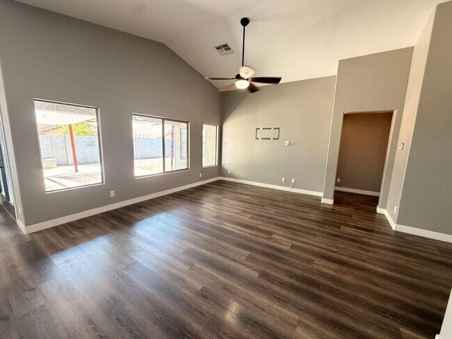 Building Photo - Renovated 5-Bedroom Corner Lot Home with Luxury Upgrades