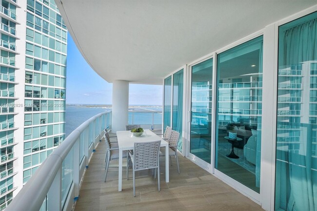 Building Photo - 2127 Brickell Ave