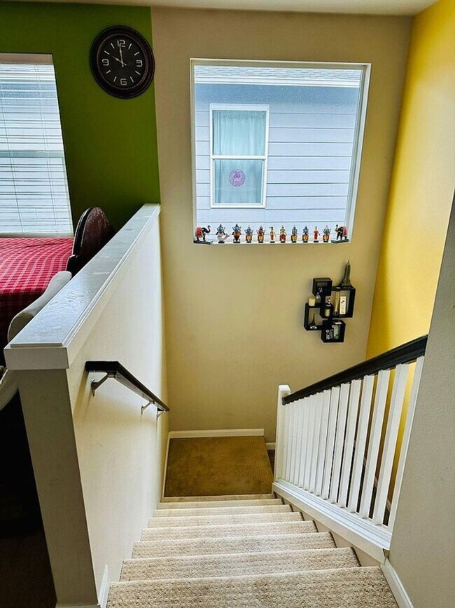 Building Photo - Beautiful 3 bed Home in Bothell in sought after Kings corner community!!