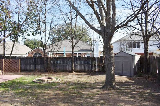Building Photo - 6912 Brookdale Dr