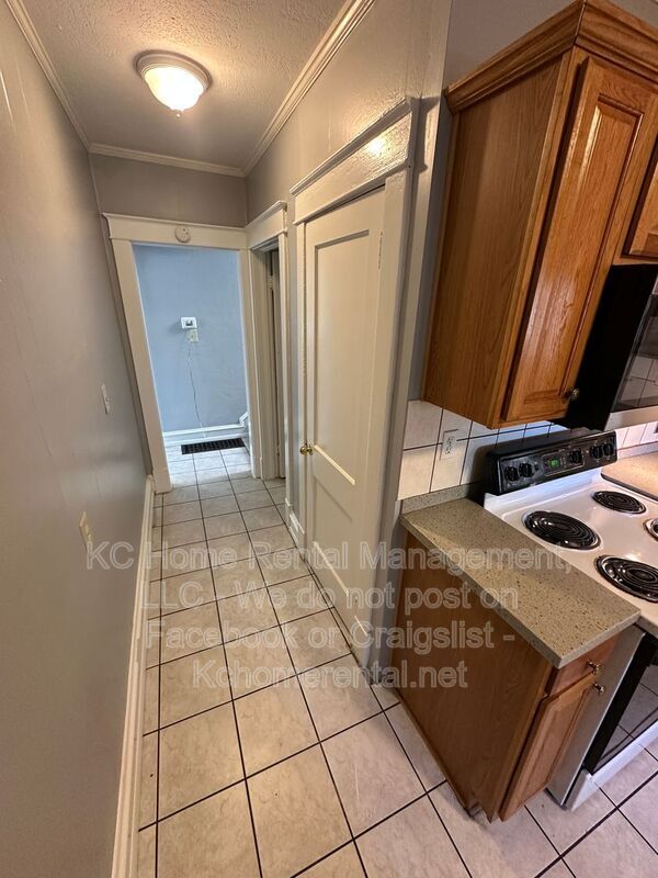 Building Photo - 5105 Walnut St