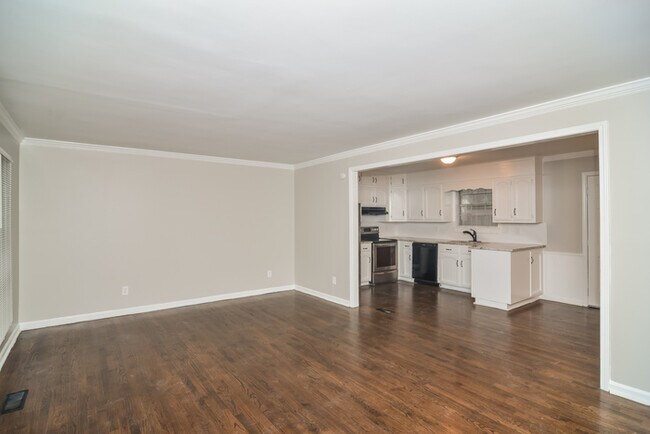 Building Photo - Charming 3 Bedroom in Bessemer
