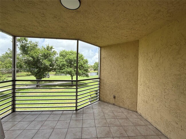 Building Photo - 9531 Seagrape Dr