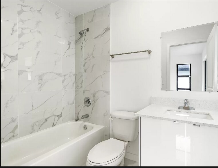 Building Photo - 1825 NW 68th St