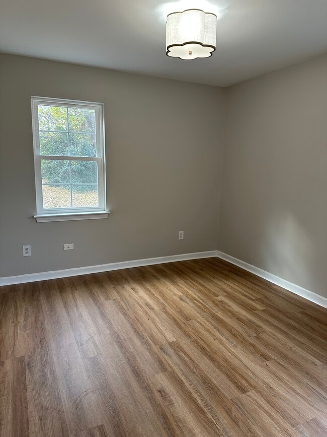 Building Photo - 804 Matheson Ave