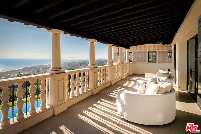 Building Photo - 6 Mystique