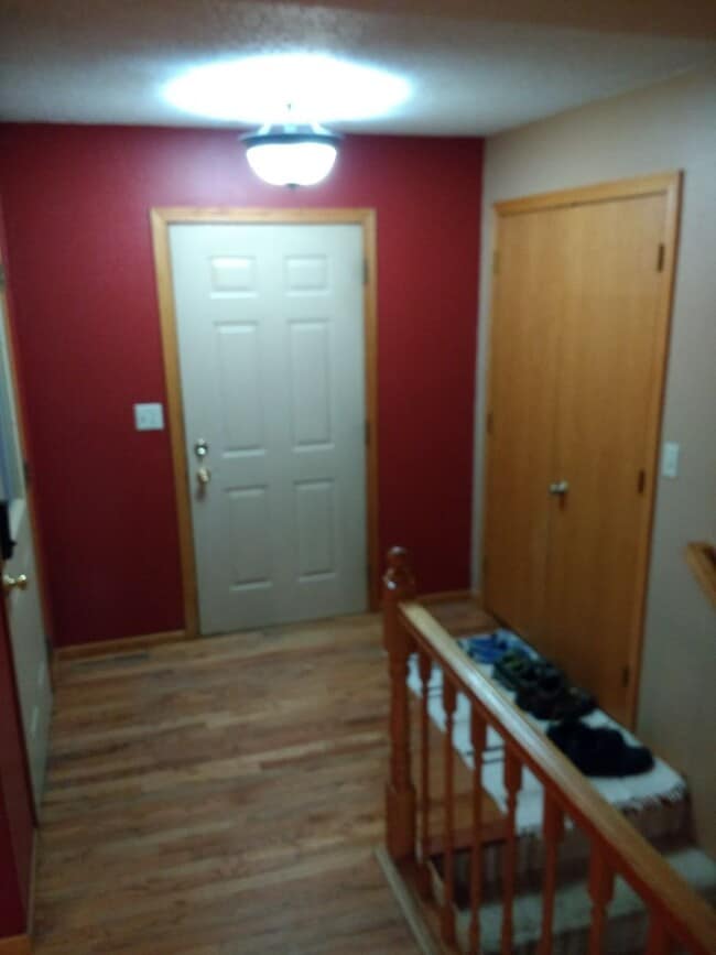 Building Photo - 3 Bedrooms, 2.5 Bathrooms Single Family Ho...