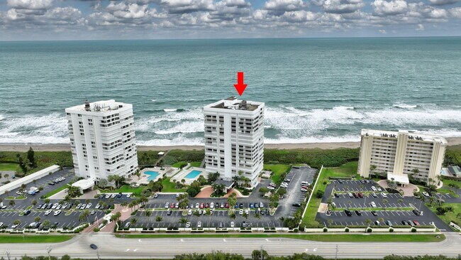 Building Photo - 9960 S Ocean Dr